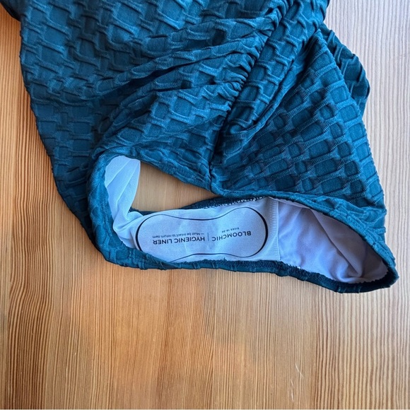 Bloomchic 12 NWT green webbing wrap boho ribbon detail one piece swimsuit - Picture 12 of 16